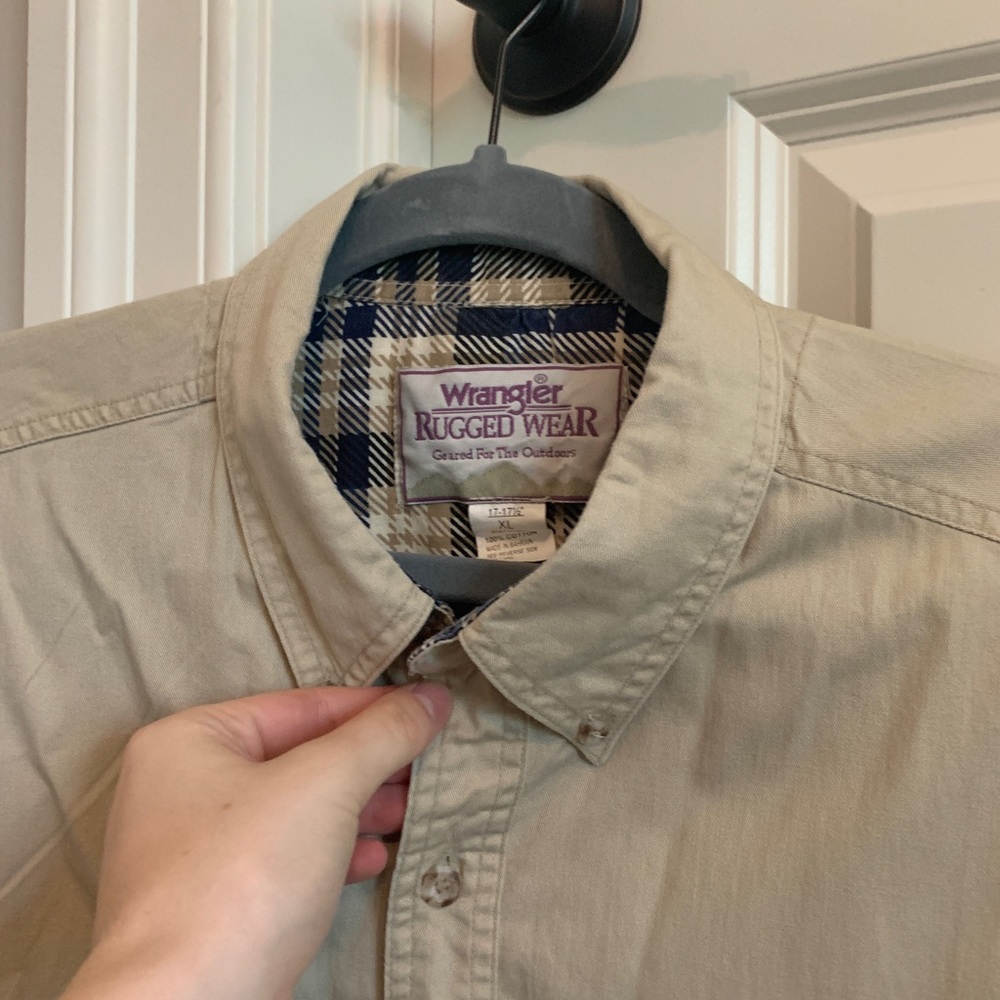 Wrangler Button Up - Picture 3 of 4